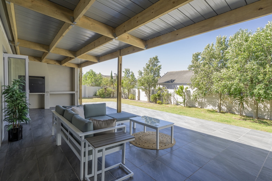 4 Bedroom Property for Sale in Pinehurst Western Cape